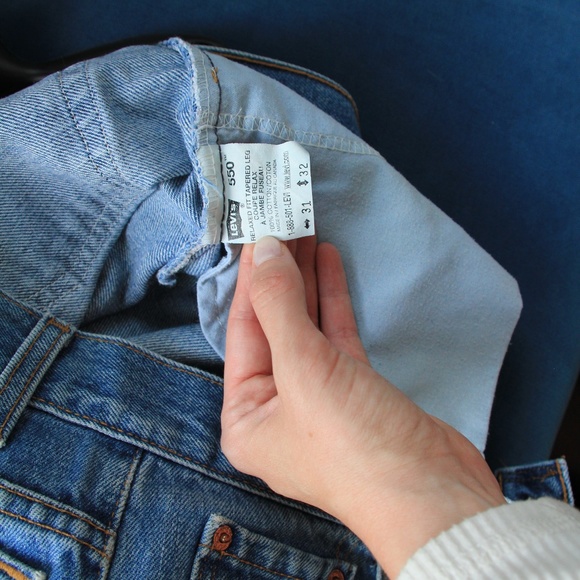 Vintage Levi's 550; Mens; 31x32; Relaxed Tapered Leg; Made in Canada - Picture 7 of 8